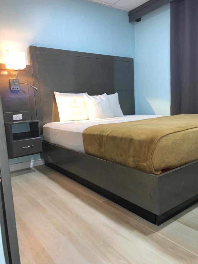 Piarco Airport Suites Hotel מראה חיצוני תמונה