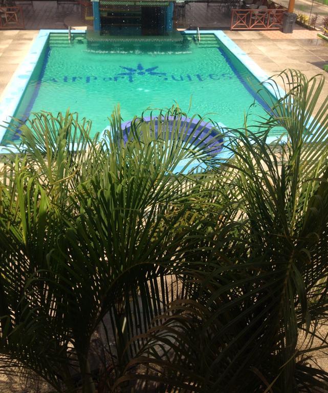 Piarco Airport Suites Hotel מראה חיצוני תמונה
