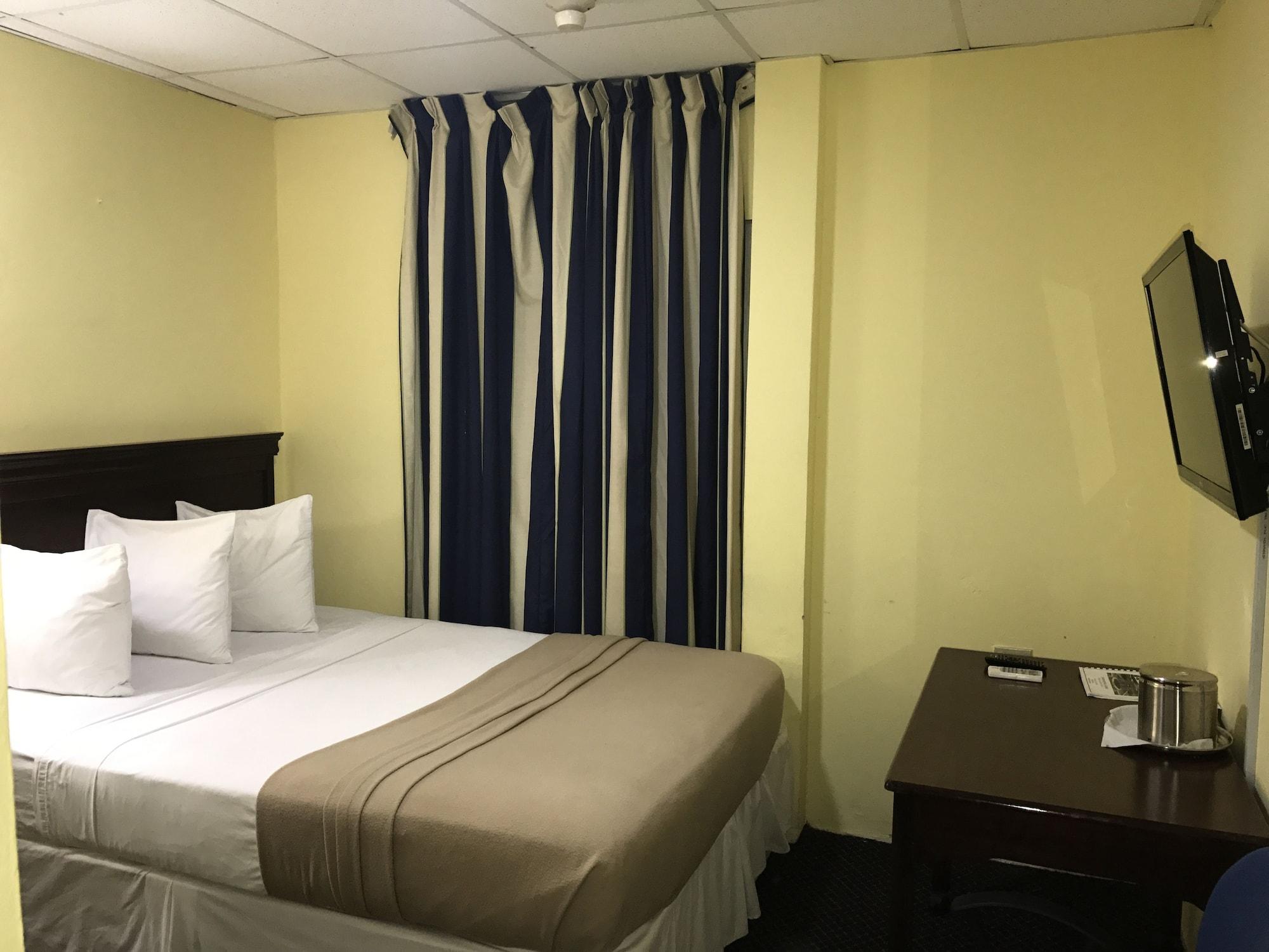 Piarco Airport Suites Hotel מראה חיצוני תמונה
