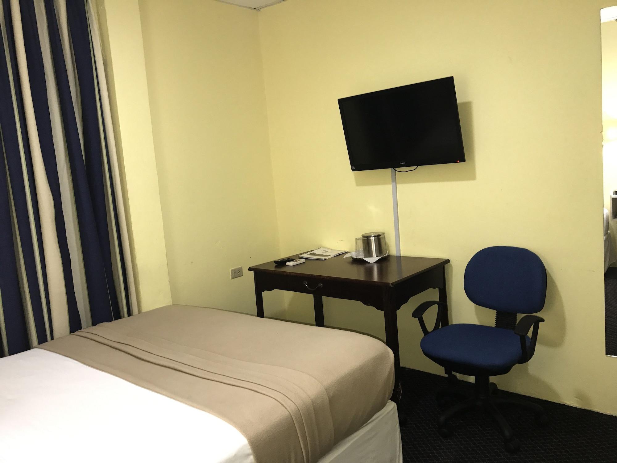 Piarco Airport Suites Hotel מראה חיצוני תמונה