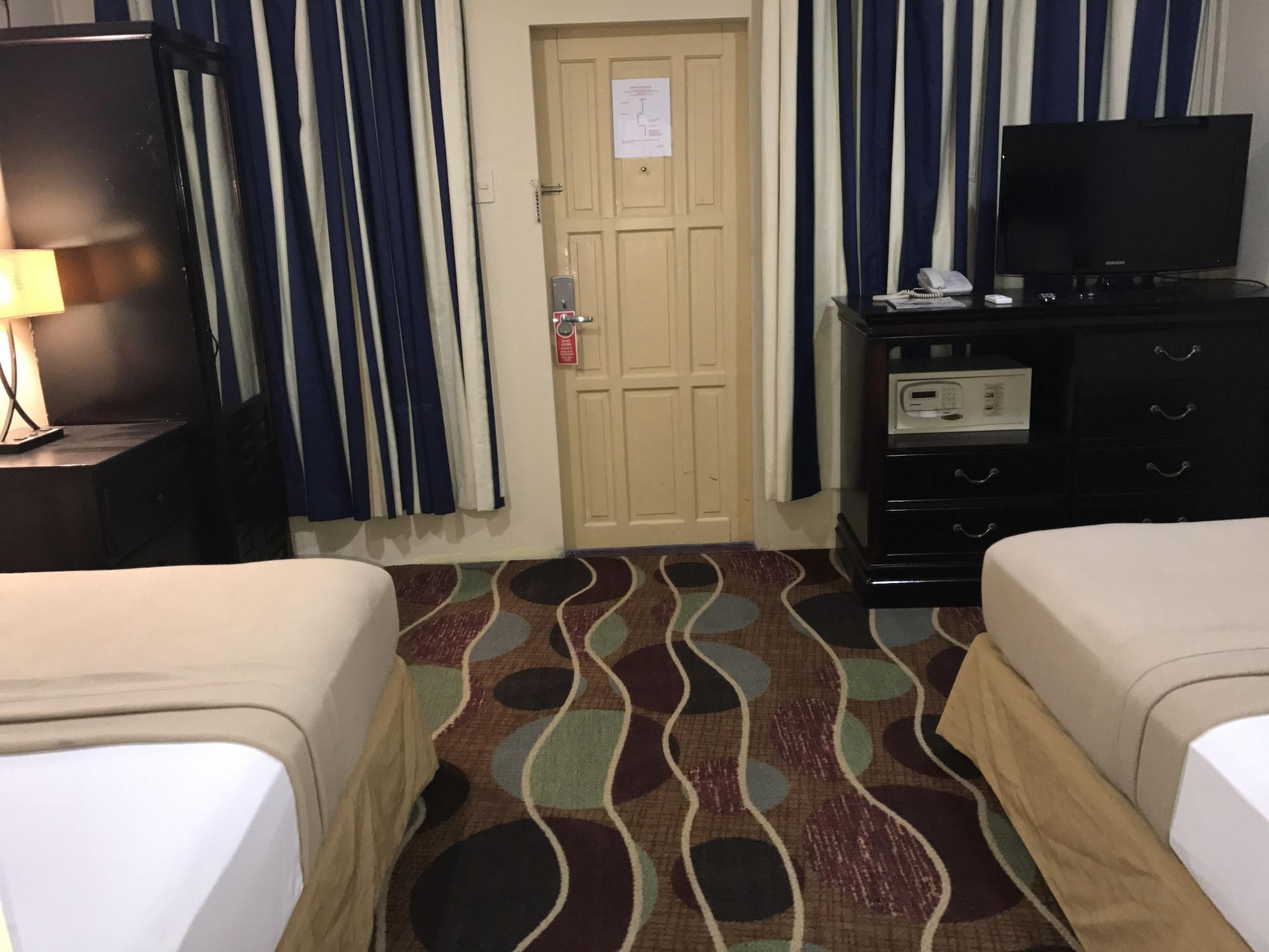 Piarco Airport Suites Hotel מראה חיצוני תמונה