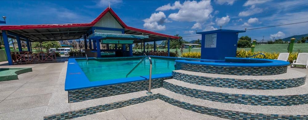 Piarco Airport Suites Hotel מראה חיצוני תמונה