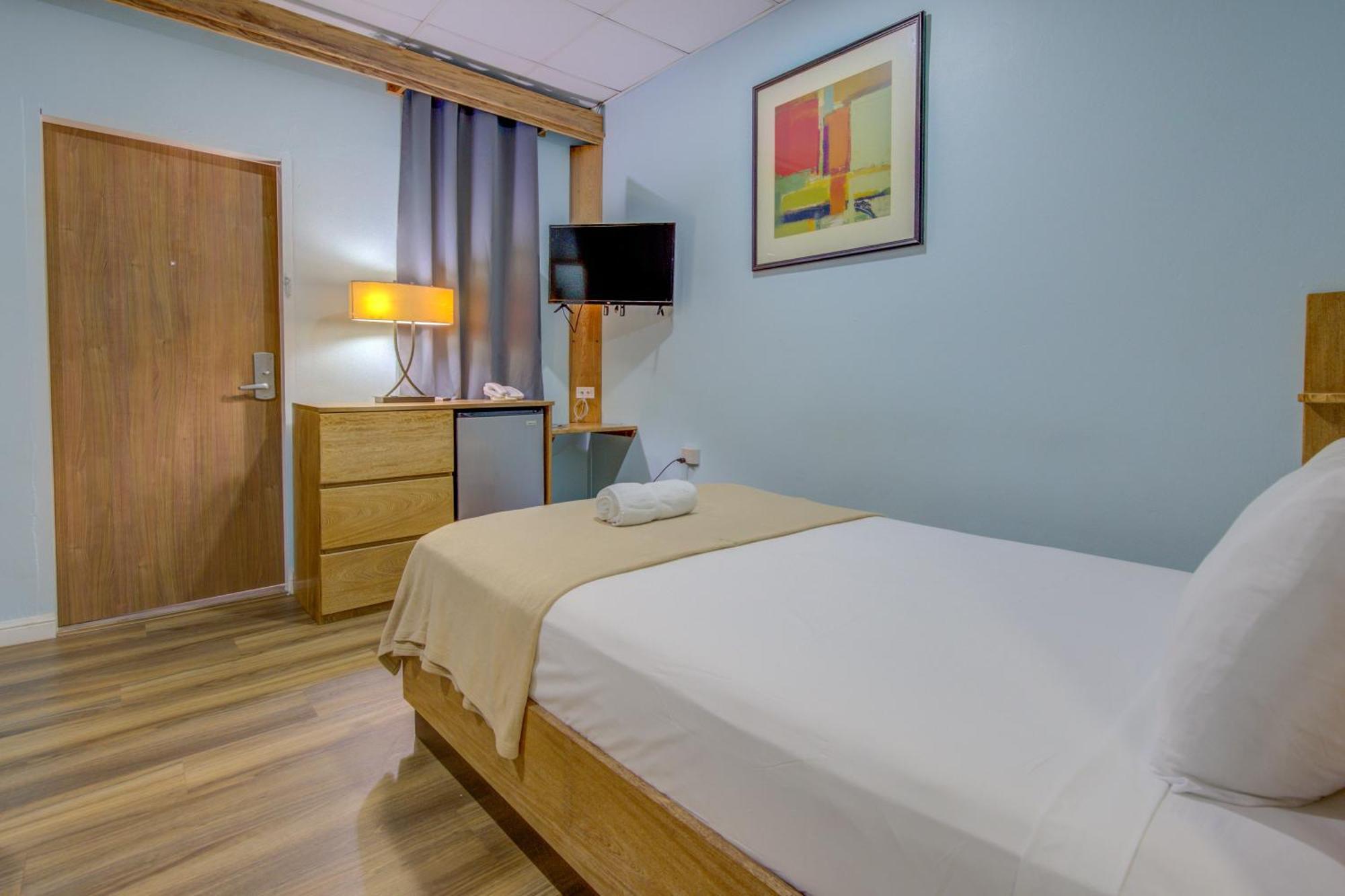 Piarco Airport Suites Hotel מראה חיצוני תמונה