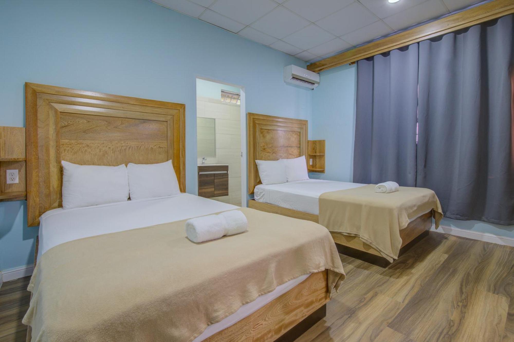 Piarco Airport Suites Hotel מראה חיצוני תמונה