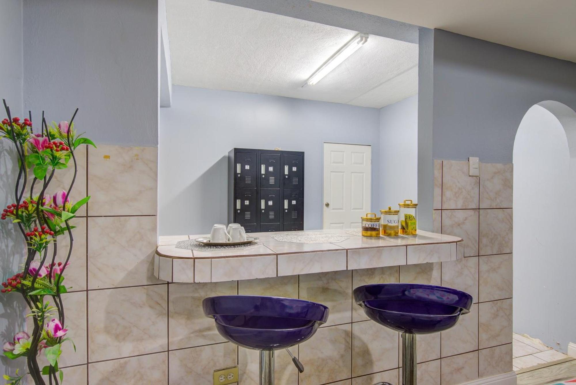 Piarco Airport Suites Hotel מראה חיצוני תמונה