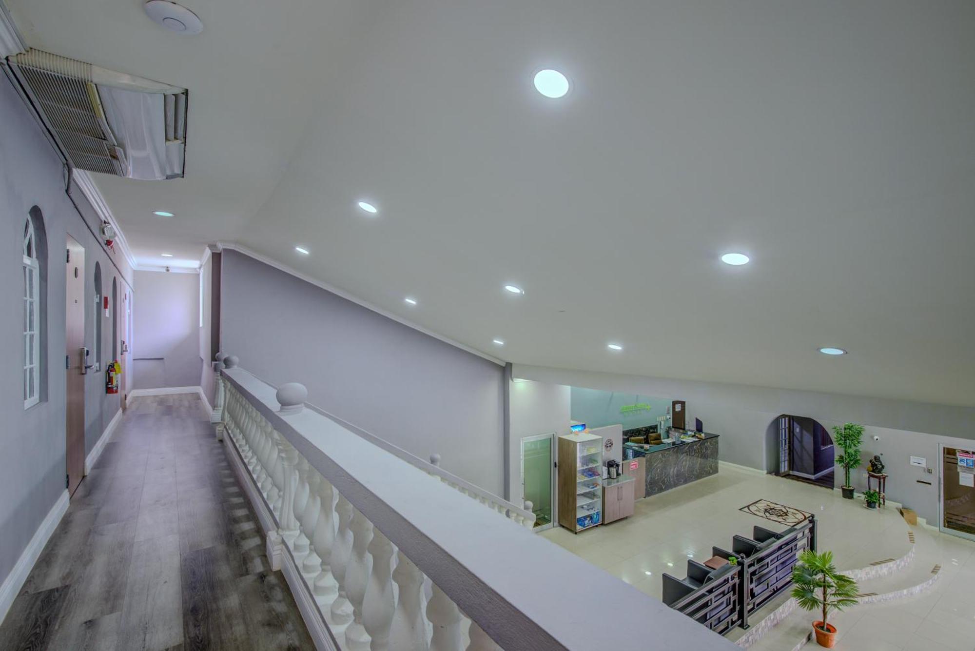 Piarco Airport Suites Hotel מראה חיצוני תמונה